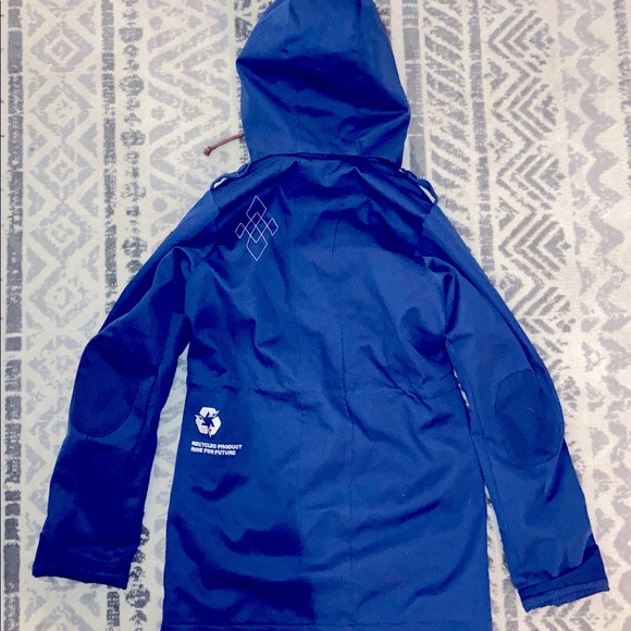 Picture brand Winter Coat w/faux fur - like new! - Picture 2 of 9